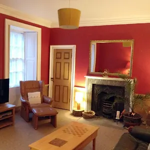 Apartment F1- Very Centre, Edinburgh