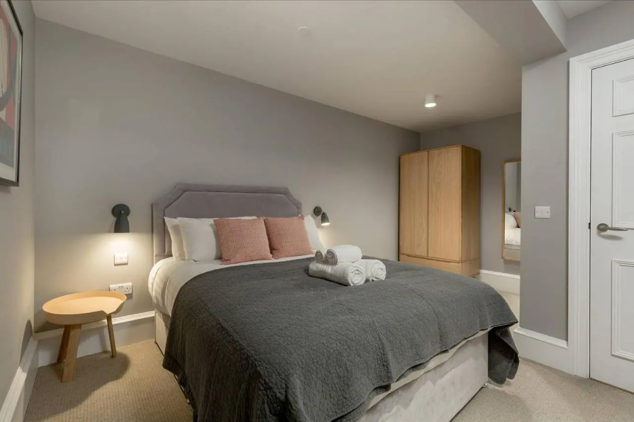 Apartment Joivy Luxurious 2Br Home Near Haymarket Station Edinburgh