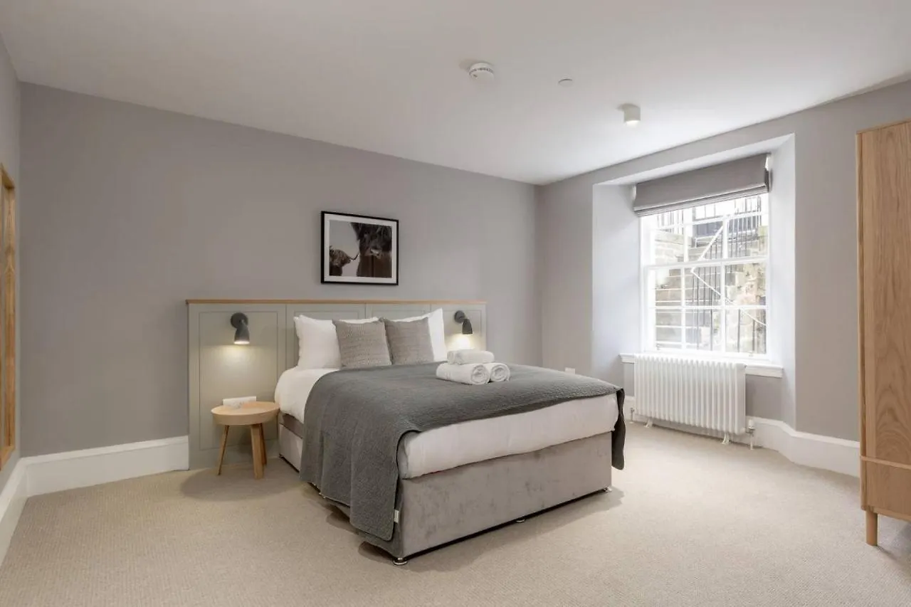 Joivy Luxurious 2Br Home Near Haymarket Station Edinburgh 0*,