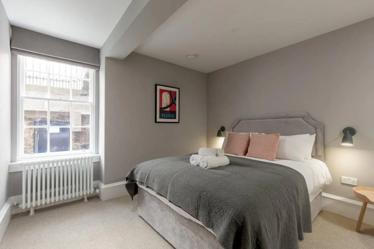 Joivy Luxurious 2Br Home Near Haymarket Station Edinburgh