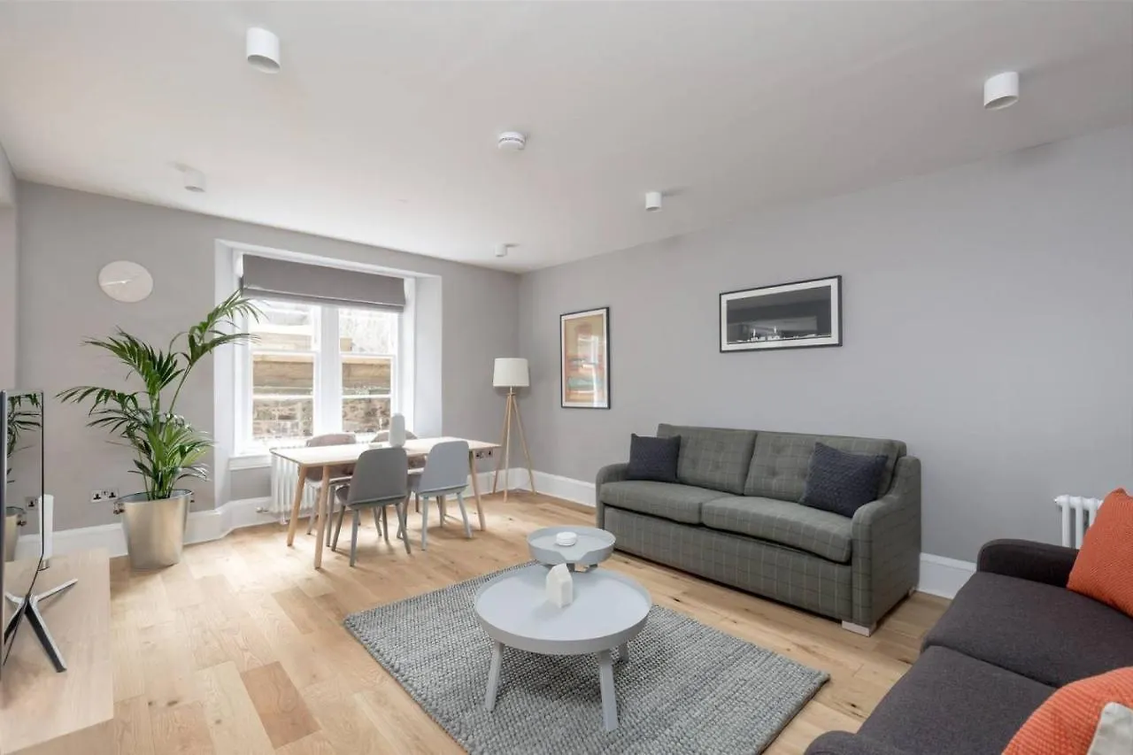Joivy Luxurious 2Br Home Near Haymarket Station Edinburgh