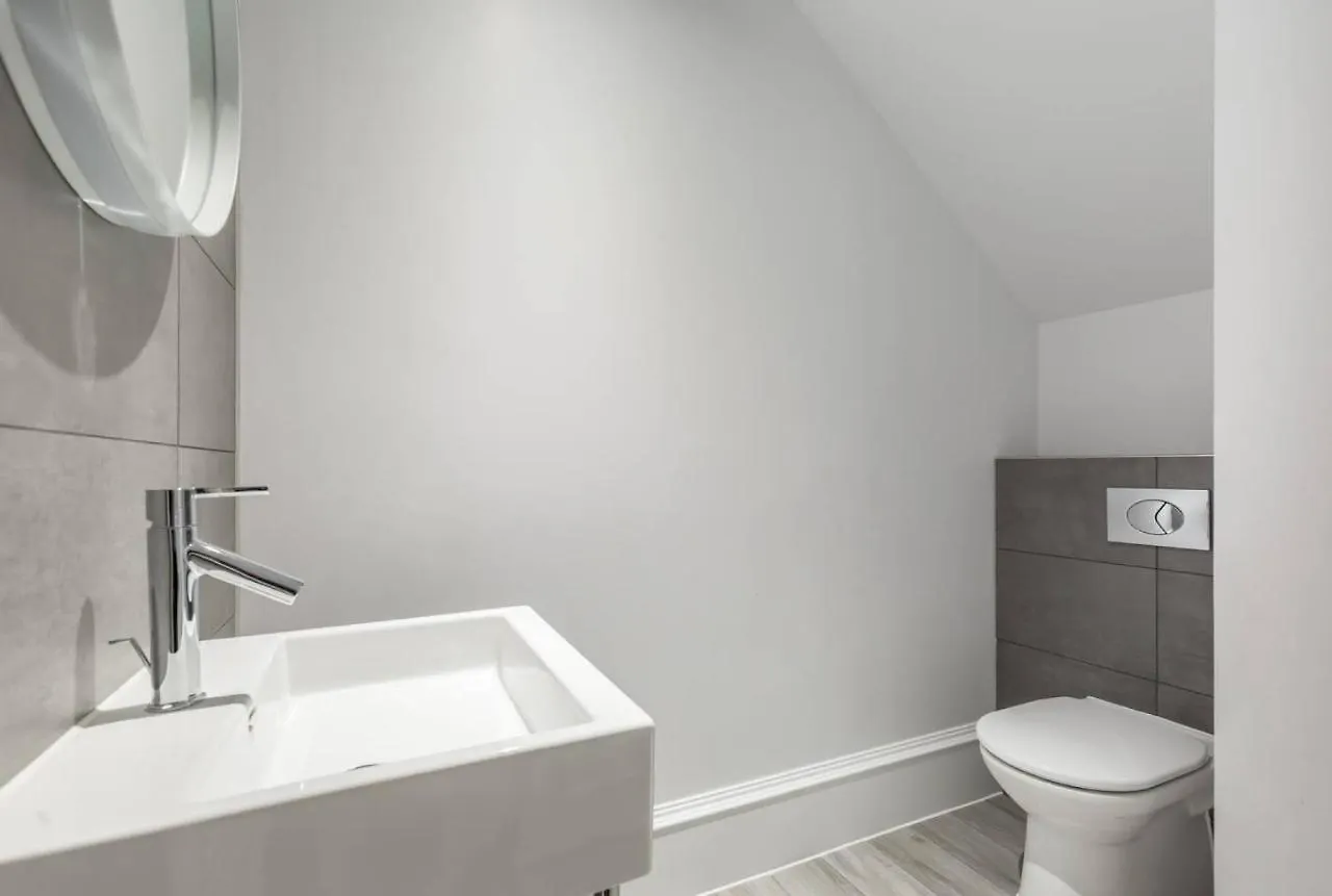 Joivy Luxurious 2Br Home Near Haymarket Station Edinburgh