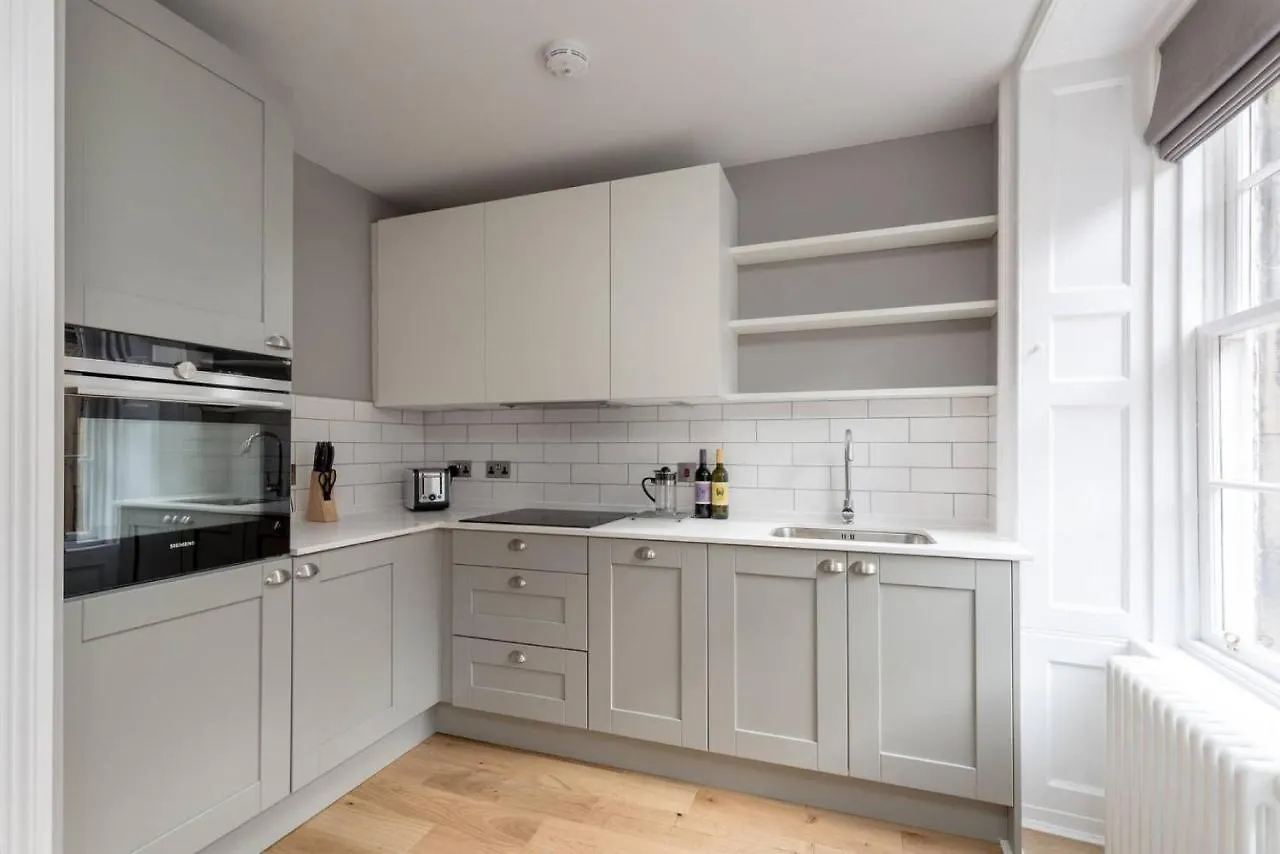 Joivy Luxurious 2Br Home Near Haymarket Station Edinburgh