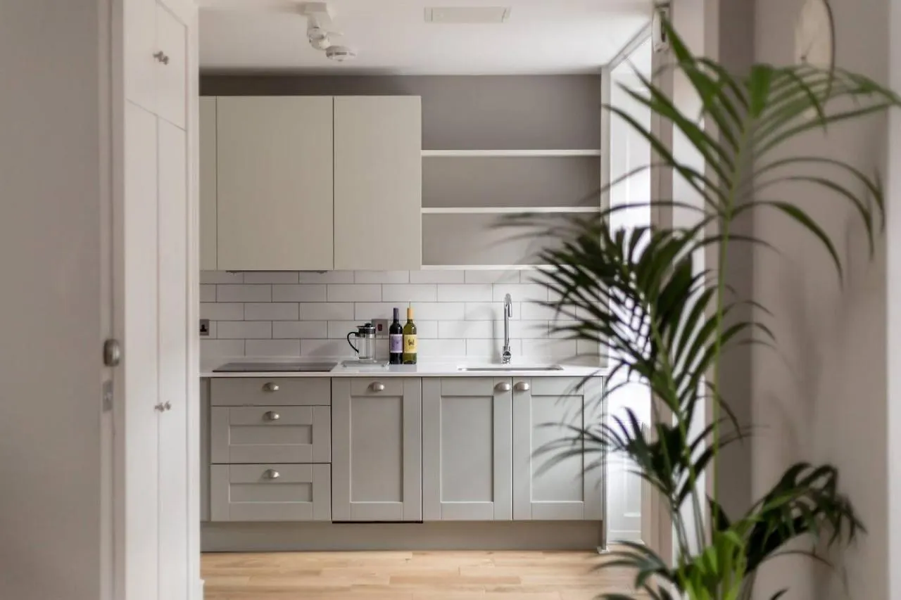 Apartment Joivy Luxurious 2Br Home Near Haymarket Station Edinburgh